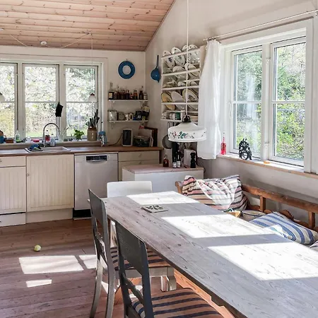 Cozy In With Kitchen Semesterbostad *